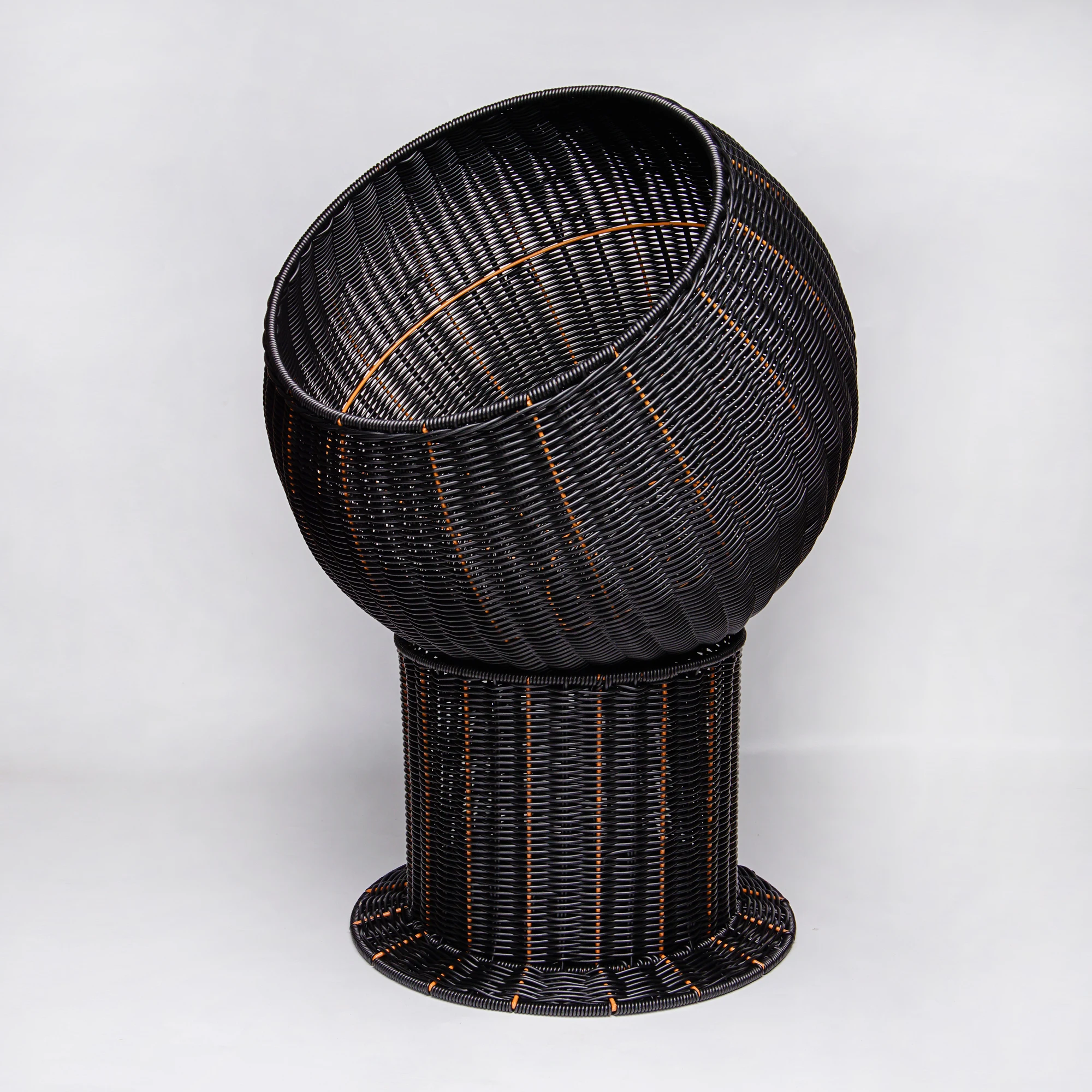 

XH Kitty Ball Cat Bed Cave Claw-Proof Faux Rattan Dog Luxury Furniture Washable Replaceable Cushion Easy to Clean Pet Cages