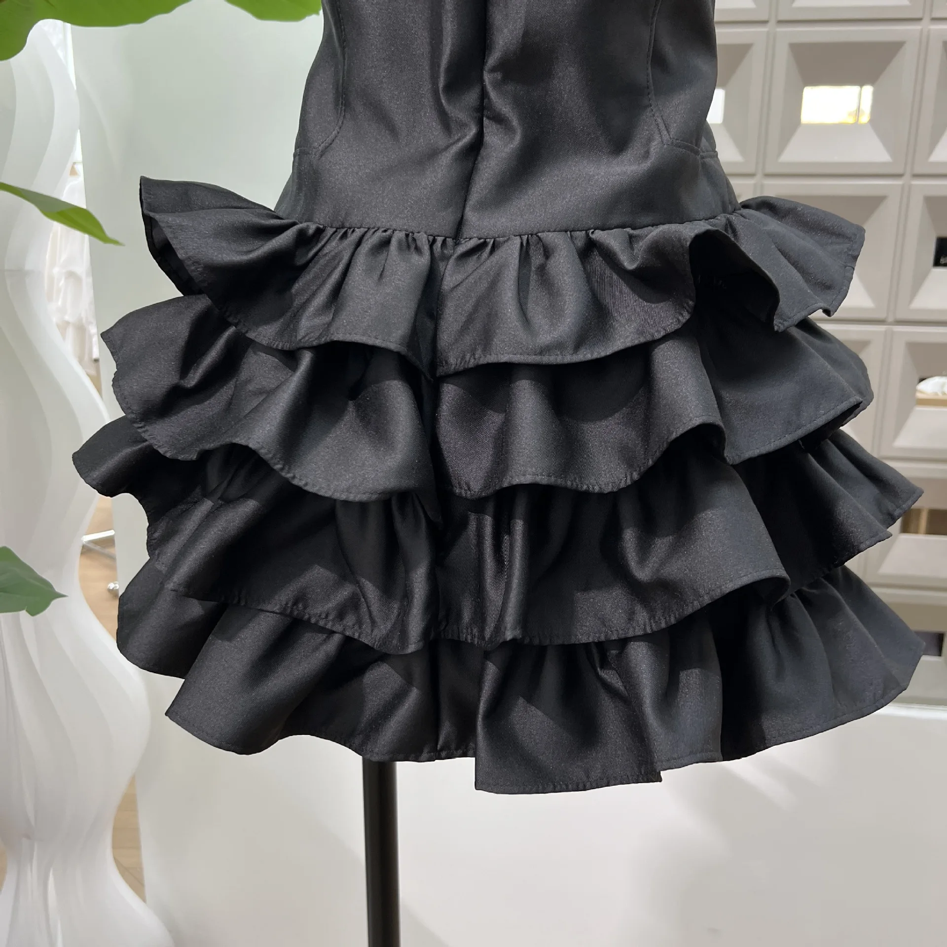 Francês elegante moda socialite vestidos de festa de aniversário em torno do pescoço sem mangas cintura alta fino ajuste arco em camadas vestido preto feminino