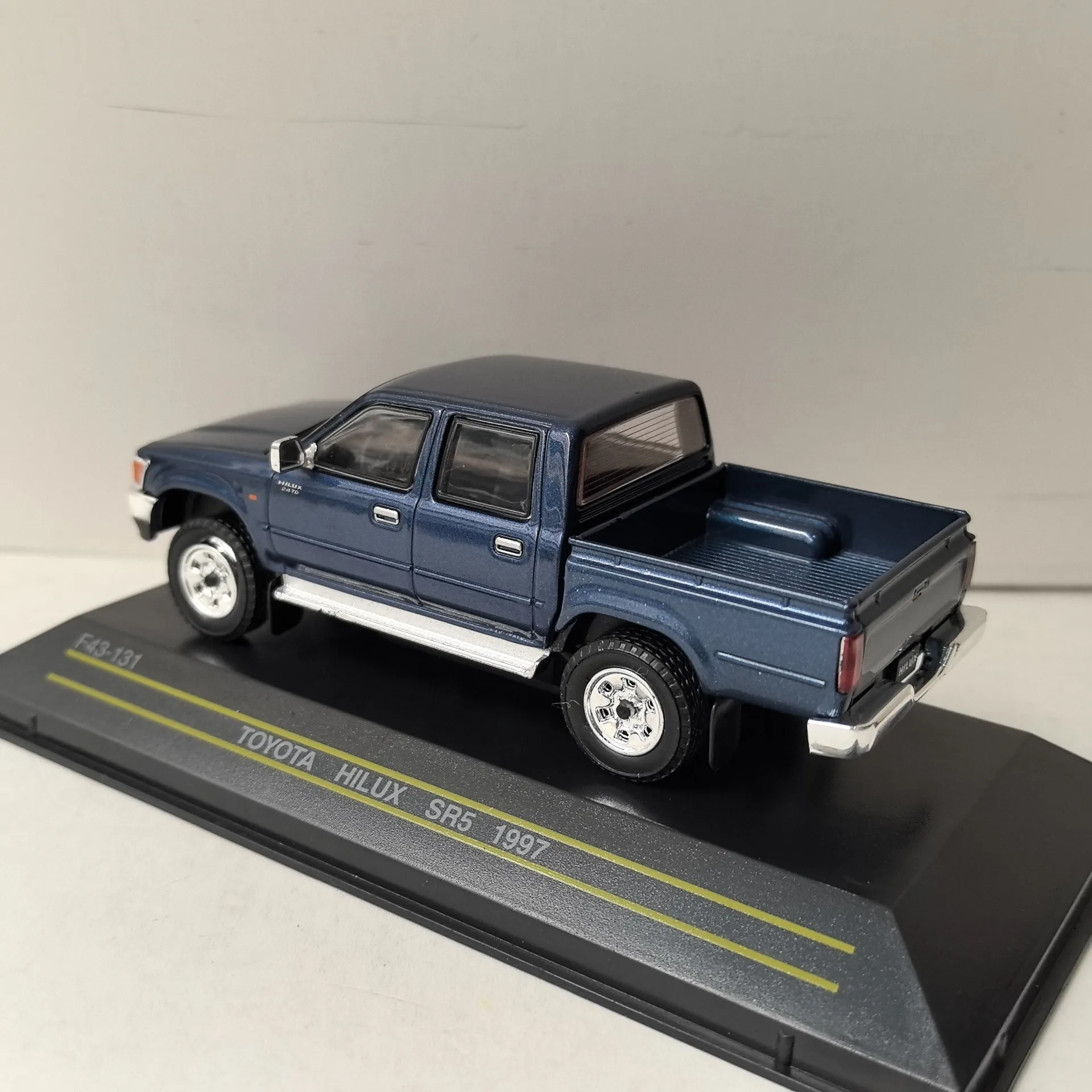 دييكاست الأولى 1/43 مقياس تويوتا هايلكس SR5 1997 سبيكة سيارة نموذج تحصيل لعبة هدية تذكارية عرض حلية #4