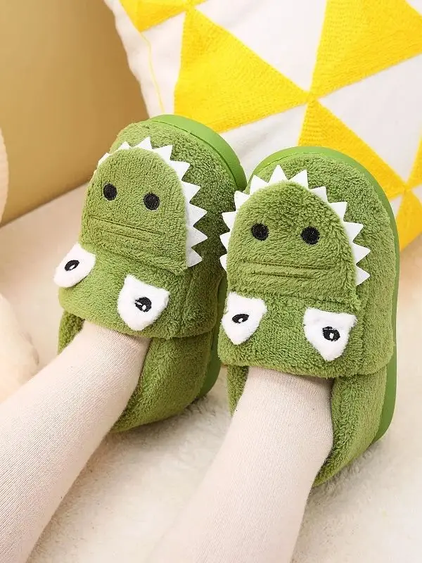Niedliche, grüne Plüsch-Hausschuhe mit Dinosaurier-Motiv, geeignet für Kleinkinder, Jungen und Mädchen, als Hausschuhe für den Innenbereich, zum einfachen Anziehen. – Detail 7