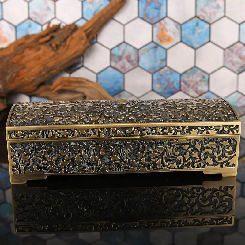 Retro carved jewelry box Rectangular jewelry boxs Birthday, wedding, holiday gifts Metal accessories for dressing table