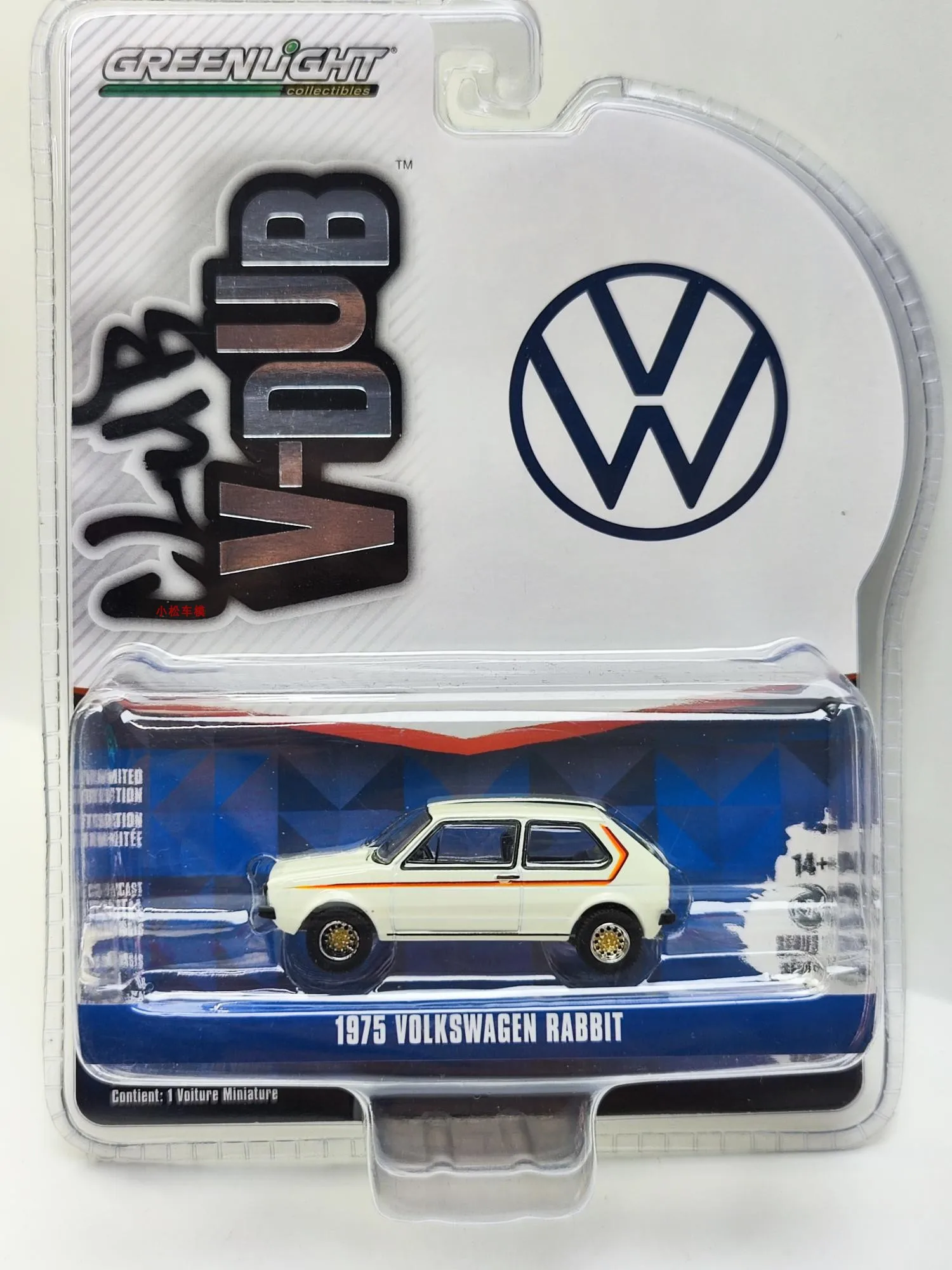 1:64 1975 Volkswagen Rabbit with Custom Stripe Pink White  Diecast Metal Alloy Model Car Toys For  Gift Collection