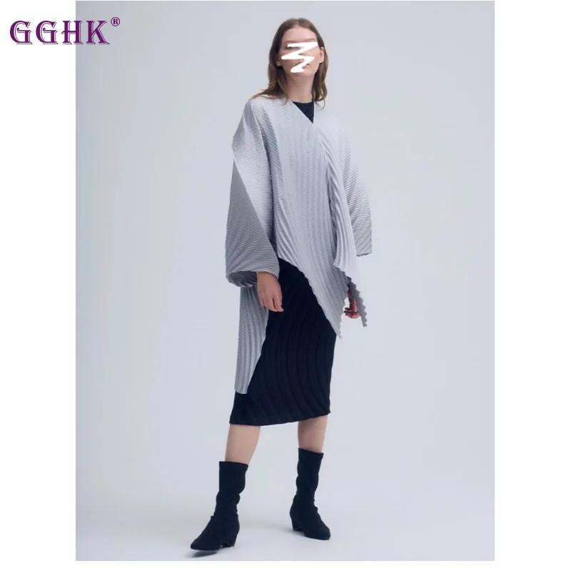 GGHK Irregular Women Cape 2025 Spring and Autumn New Solid Color V-neck Retro Design Loose Large Size Female Long Coat