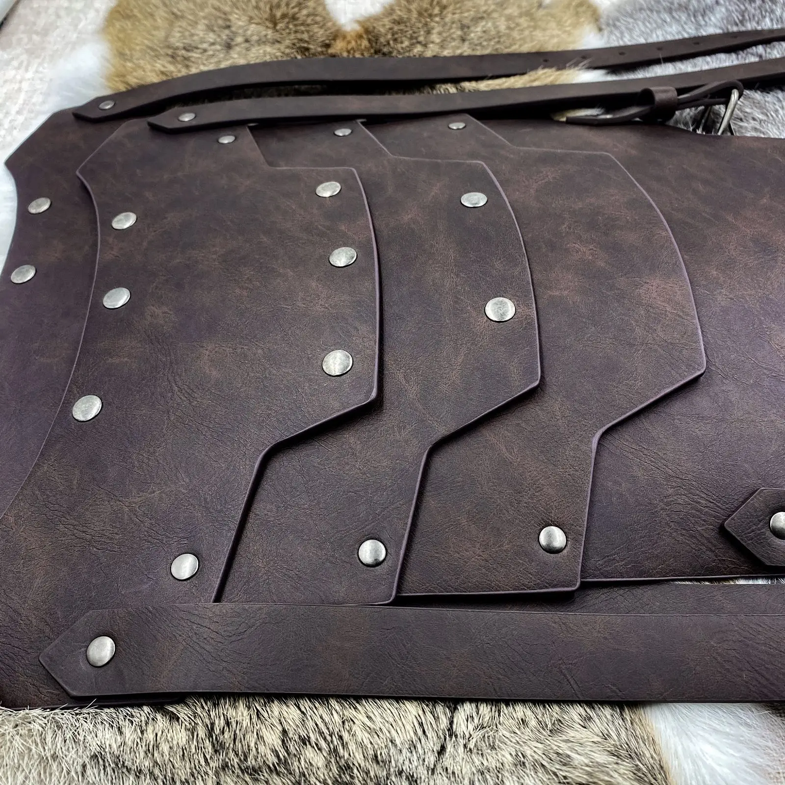 ชุดเกราะนักรบยุคกลาง 4 ชั้น สไตล์สตีมพังก์ ไวกิ้ง กอธิค อัศวิน คอสเพลย์  แผ่นเกราะหนัง อุปกรณ์เสริม