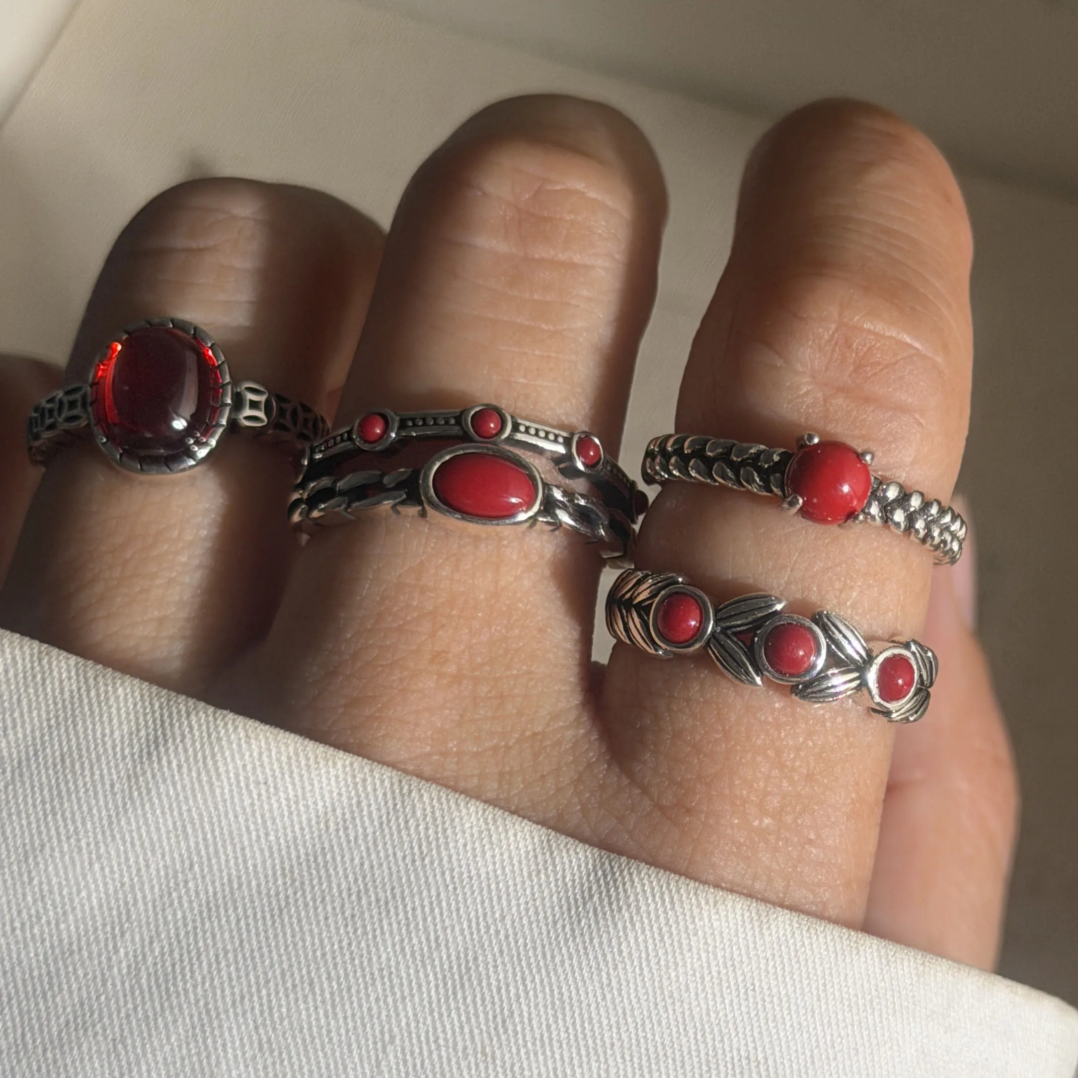 BF CLUB 925 Sterling Silber Ring für Damen, Schmuck im Retro-Stil mit schwarzem und rotem Stein, handgefertigter Vintage-Ring, allergiefrei, für Party, Geburtstagsgeschenk – Detail 6