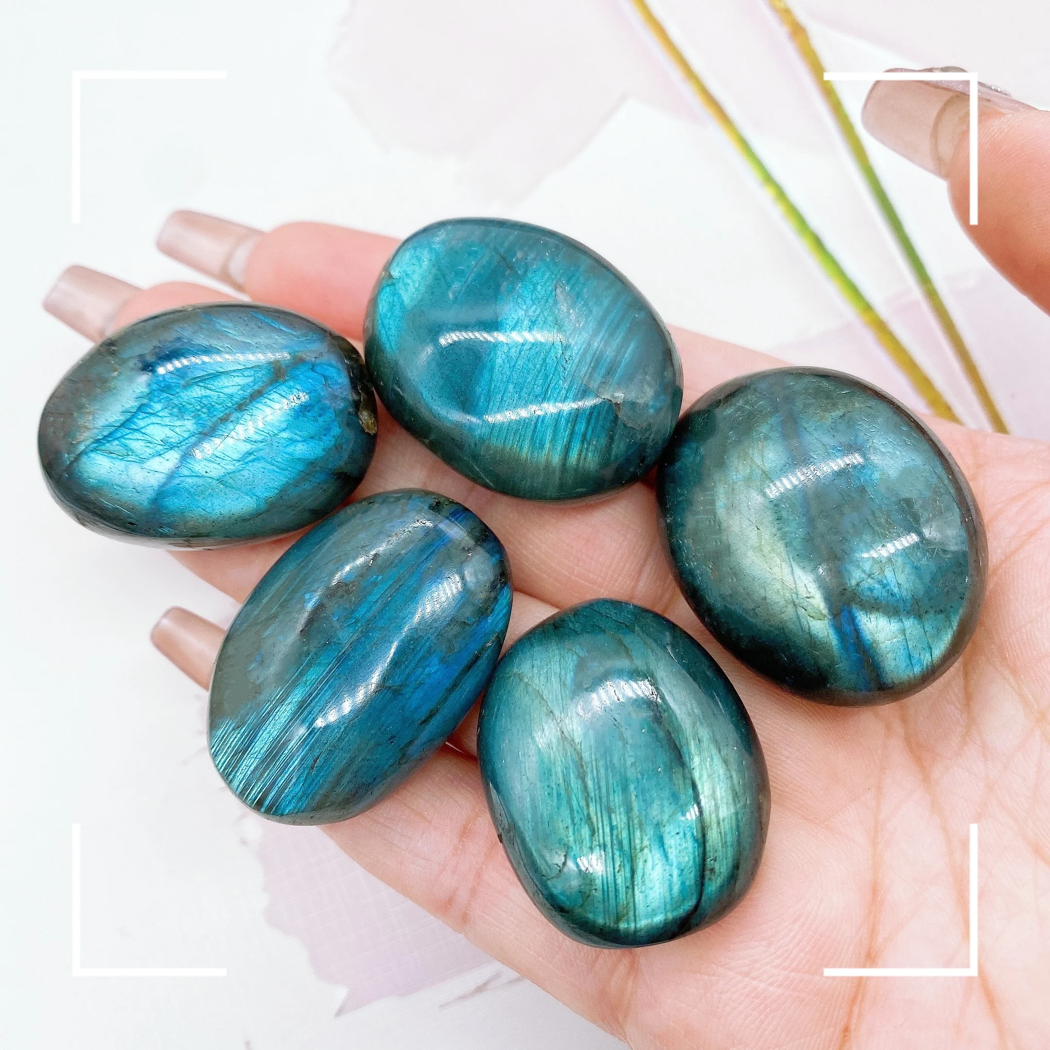 Natural Blue Color Labradorite Natural Stones Ornament  Labradorite Palm Stone Crystal Reiki Healing Decompression Blue Flash