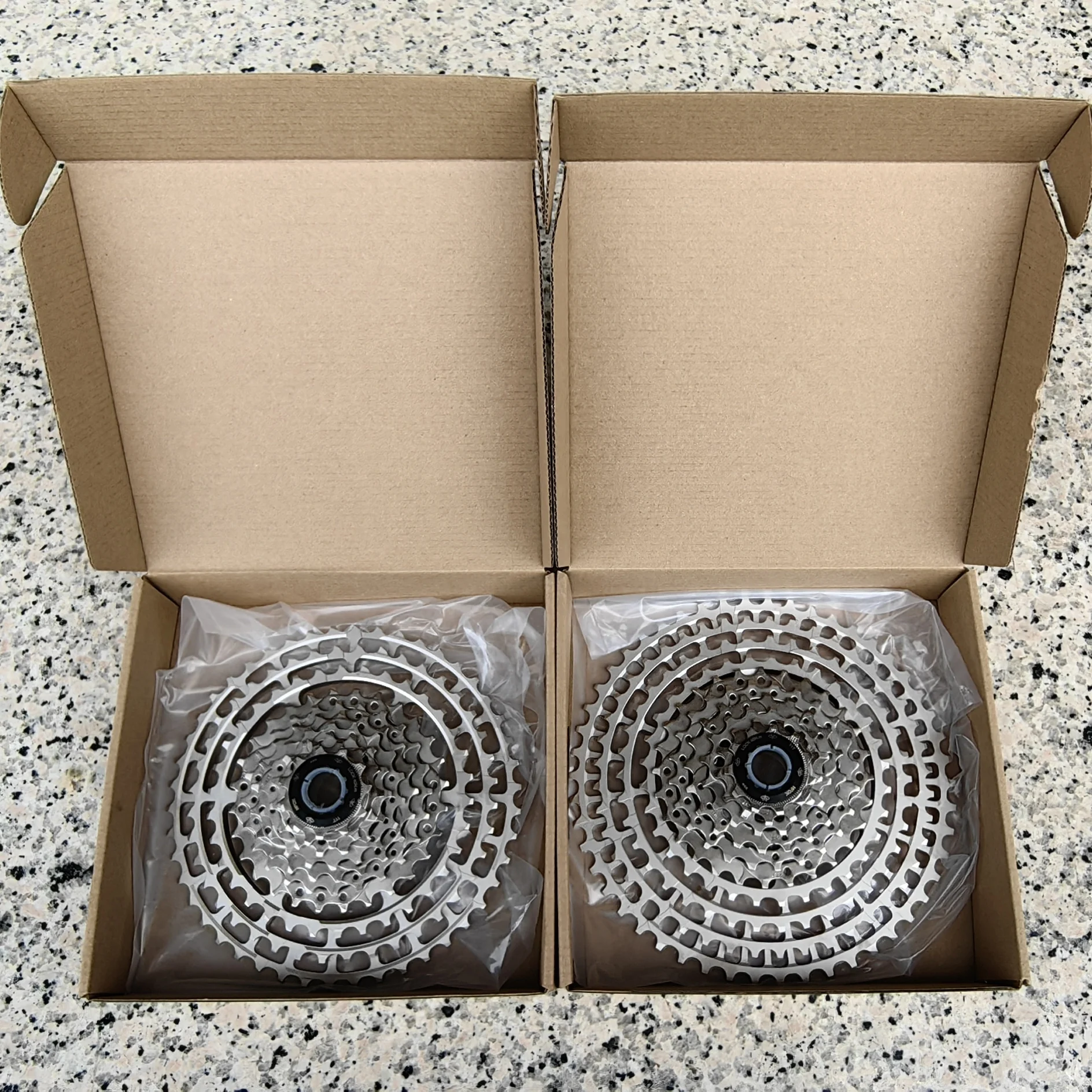 

NFOX Bicycle Ultra Light Hollow HG Cassette Freewheel 46T 50T 52T 11 Speed Chain Magic Buckle Mountain Bike Riding Accessories