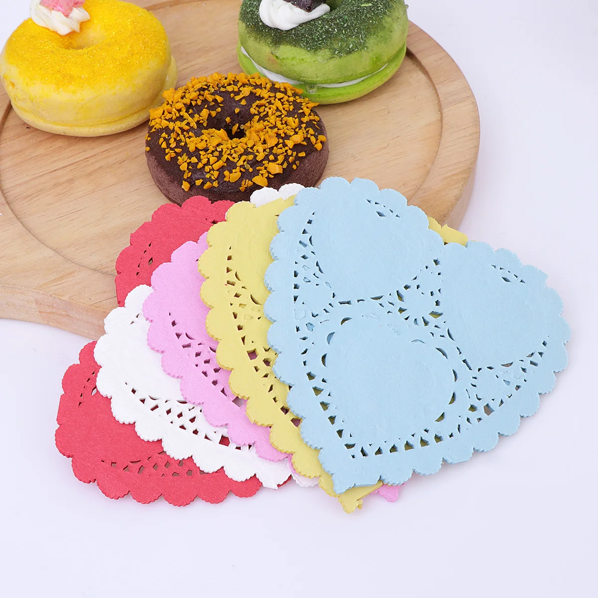 

100pcs Lace Paper Cake Tray Dessert Board Serving Base Flower Bottom Display Circles Premium Reusable Baking Pan