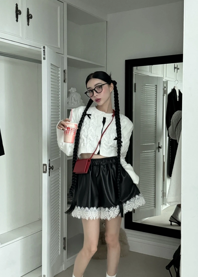 المرأة ربيع الخريف مرونة الخصر الدانتيل المرقعة بولي Leather السراويل الجلدية سيدة الكورية نمط بلون فو الجلود فضفاض السراويل
