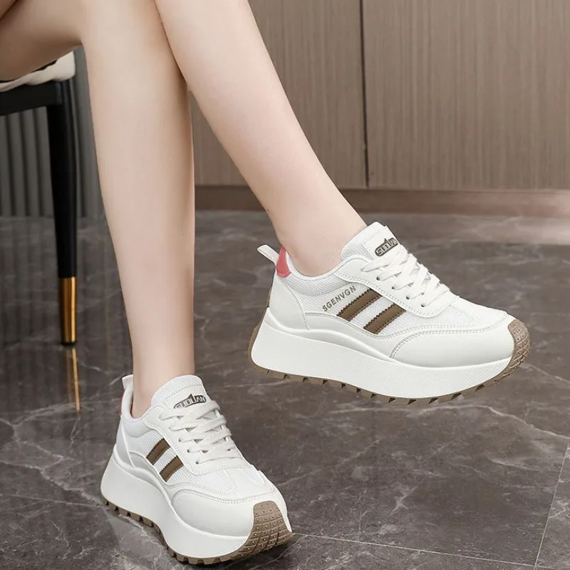 Baskets pour femmes maille chaussures décontractées respirantes chaussures de Tennis de mode chaussures à plate-forme augmentant la hauteur pour les femmes 2025 nouvelles chaussures de Sport