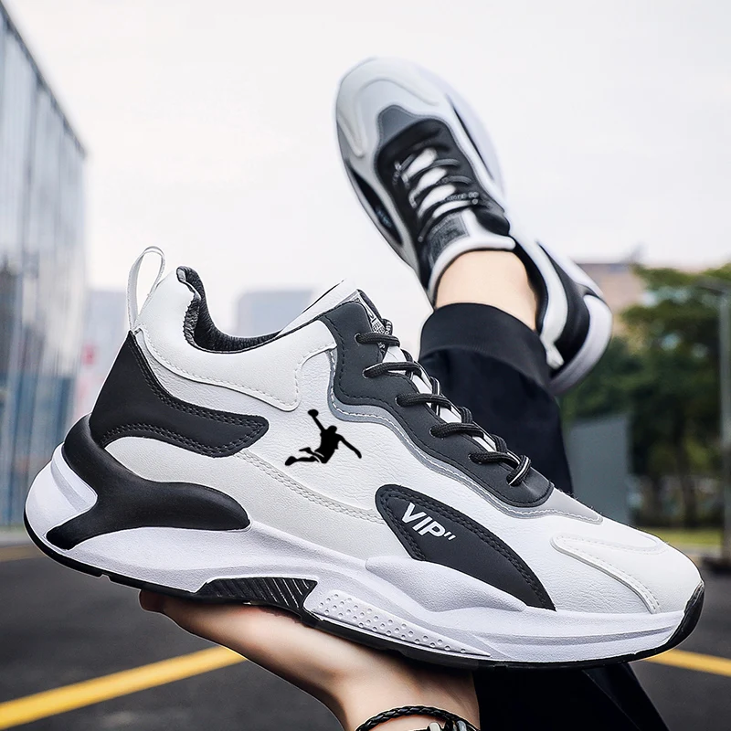 2025 Zapatillas de deporte informales para caminar al aire libre para las cuatro estaciones para hombre, zapatos de senderismo de moda transpirables, zapatos de skate de fondo suave antideslizantes