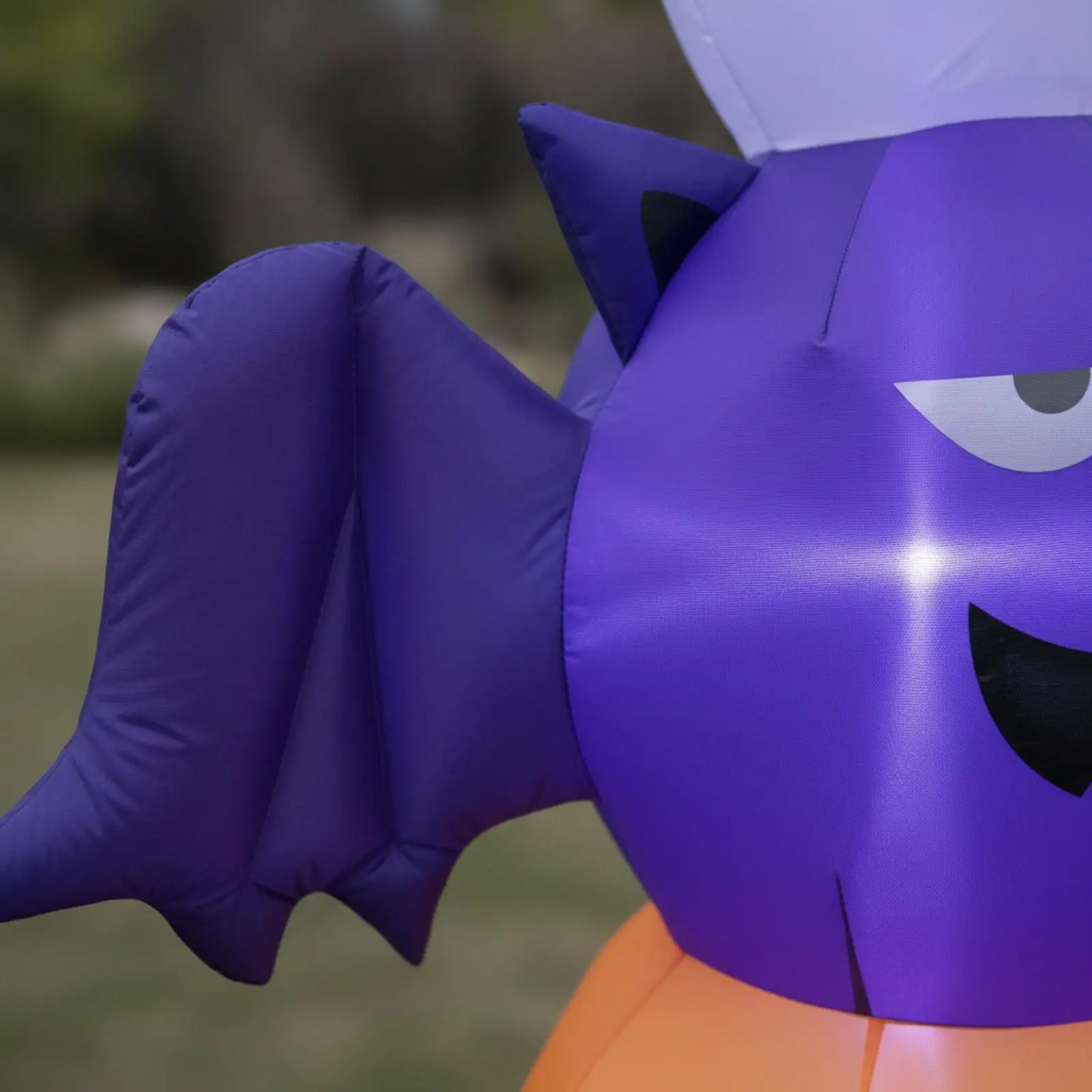 Glowing Halloween Inflatable Yard Decoration with Ghost Bat Pumpkin and Cat for House Exterior