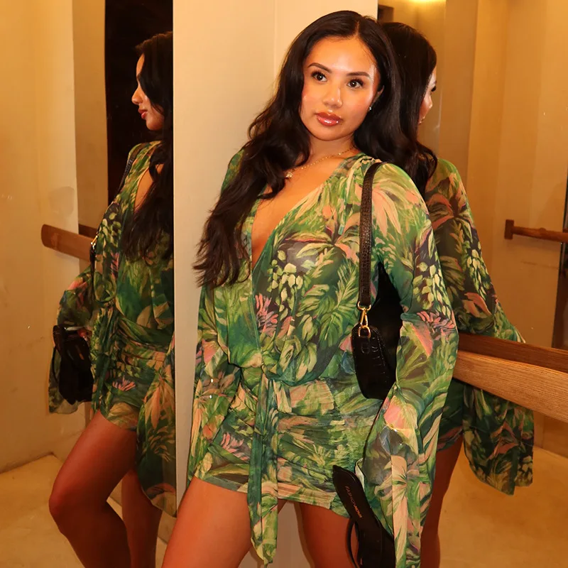 Trend And Unmatched Vacation Random Women's Dress, Breathable And Loose-fitting Body Skirt With Low-cut V-neck And Long Robe