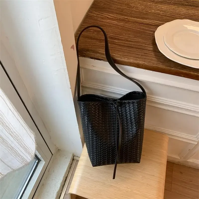 Koreanische Rattan-Geflecht-Unterarmtasche, Damen-Bucket-Tasche, Sommer-Strand-Reisetasche, Russische Trendige Einkaufskorb-Handtasche – Detail 13
