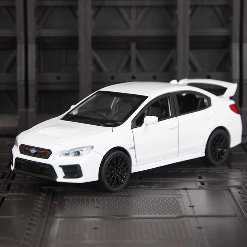 

1:30 Subaru WRX STI Forester модель автомобиля игрушка звук свет амортизация двери открытые модели внедорожников детские праздничные подарки