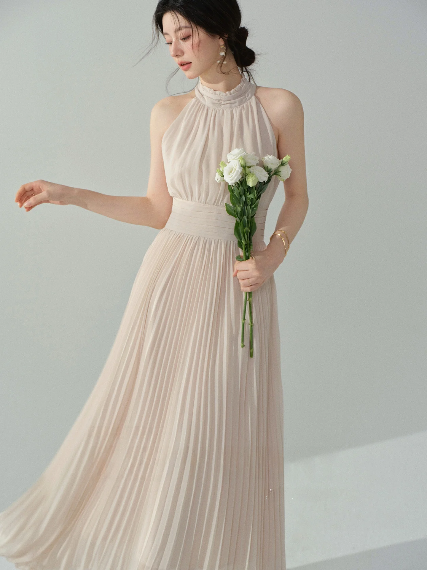 

Spybunny Women's Sleeveless Pleated Dress Neck Hanging Wooden Spring Summer Slimming Long Dress High Collar Daily Wear