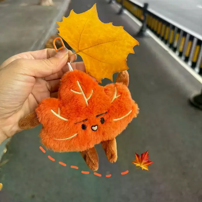 Lindo llavero de hoja de arce de peluche, hoja de arce de dibujos animados, muñeco de peluche suave, colgante para bolso, llavero de coche, mochila, decoración colgante, regalo