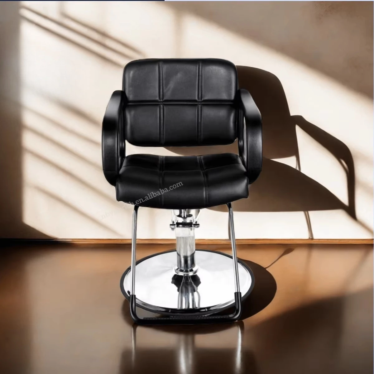

Black Salon Chair Hydraulic Lifting Chair Stainless Steel Hairdressing Chair for Beauty Salon