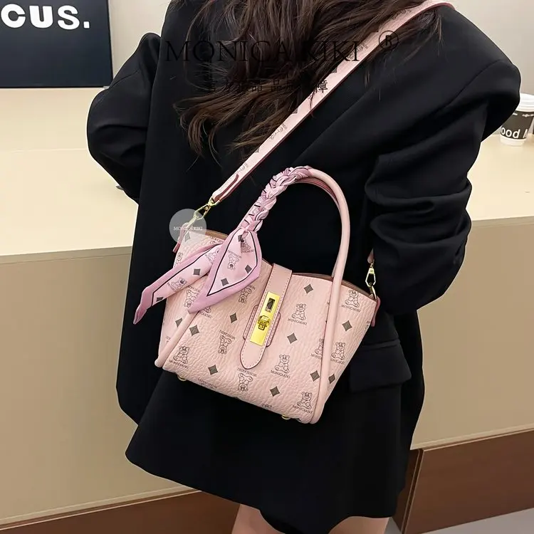 

2025 European Monogram Market Tote, Women's Textured Shoulder Purse, Chic Day to Night Crossbody, Casual Sling Bag