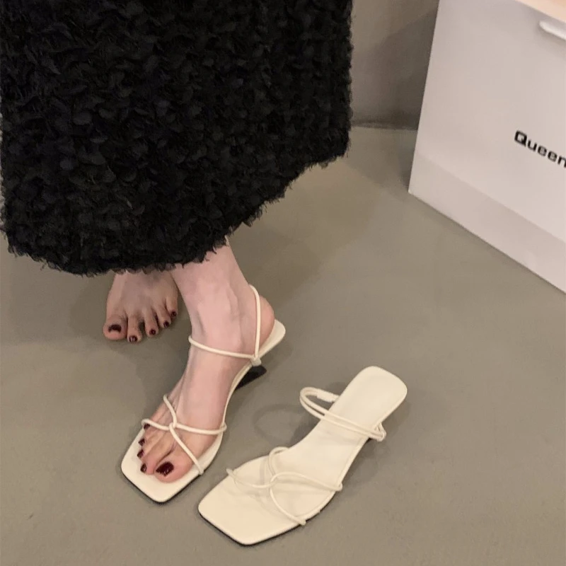 Tacchi bassi punta quadrata Peep Toe scarpe di colore solido per le donne 2024 vendita calda sandali da donna estate sandali Sexy di alta qualità