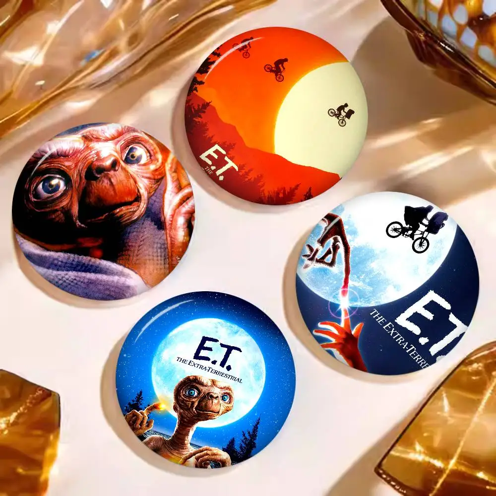 The Extra-terrestrial Ufo E.t. Movie Soft Button Pin Bright Printed Icon Gift For Friends Badge Collar Brooch Lapel Pin Metal