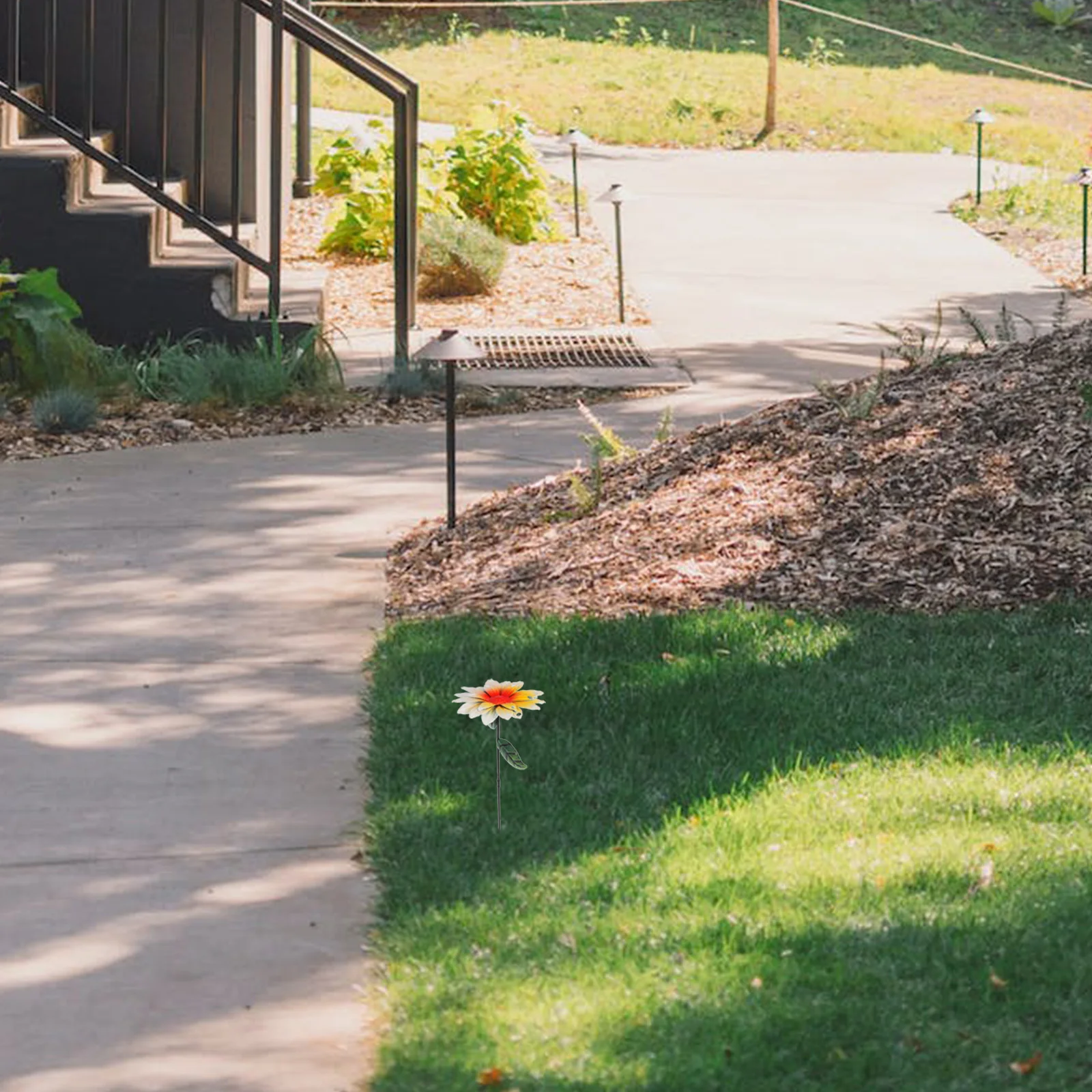 

Outdoor Garden Sunflower Stake Metal Yard Decor Patio Flower Stakes Lawn Ornament Ground Insert Decoration Garden Decor