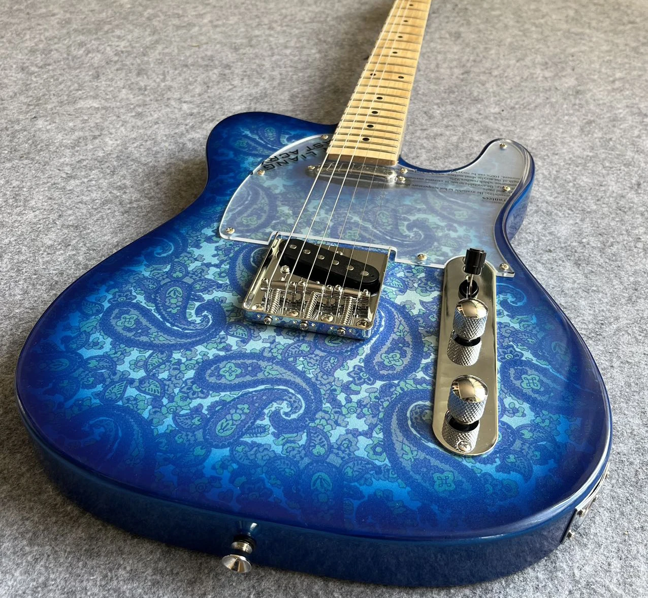 

Blue Paisly Guitar Chrome Hardware Fast Ship，professional performance level, good timbre