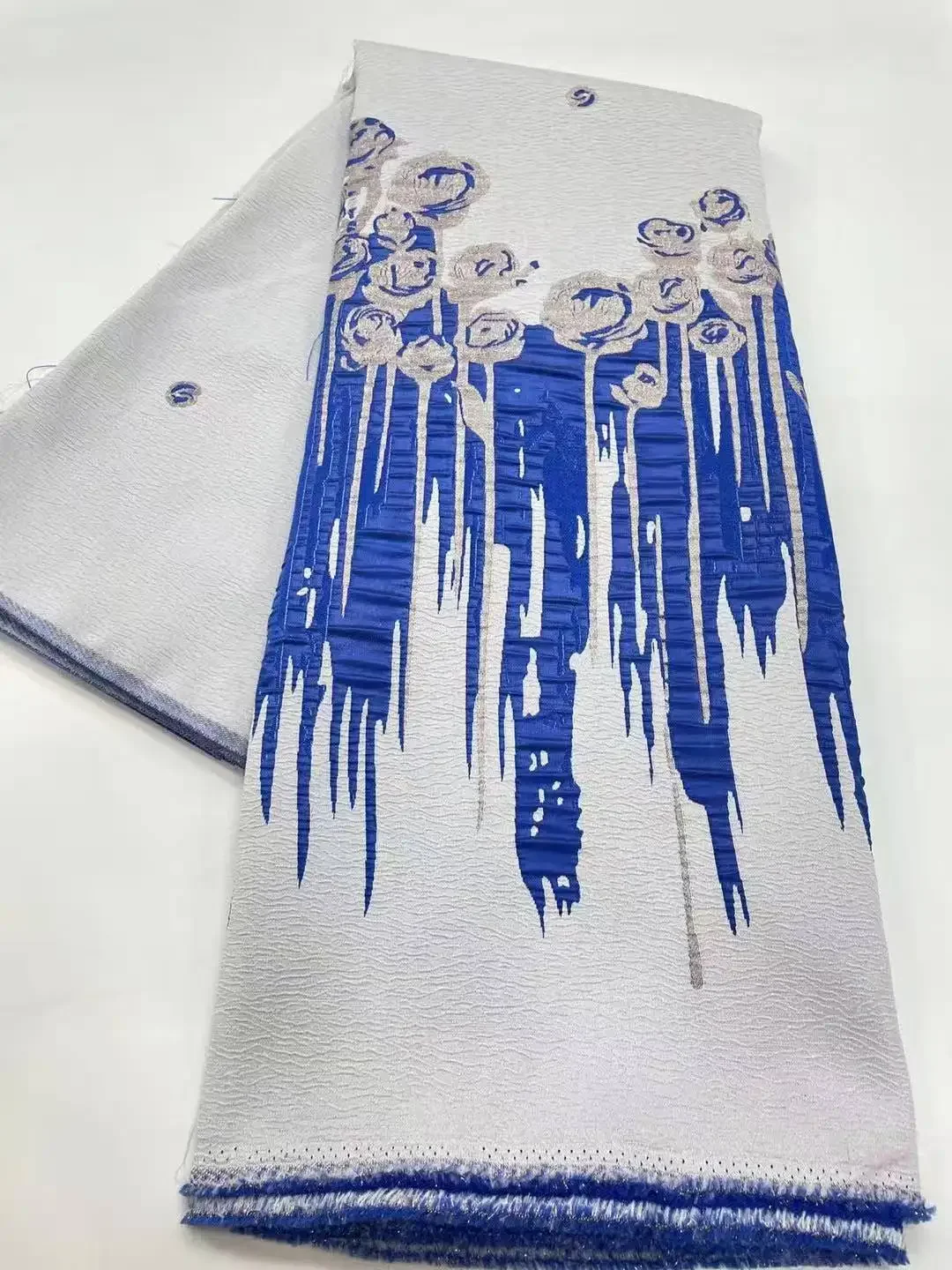 

Purple and blue flowers, filigree, three-dimensional texture, embossed jacquard fabric, palace style suit, dress, creative desig