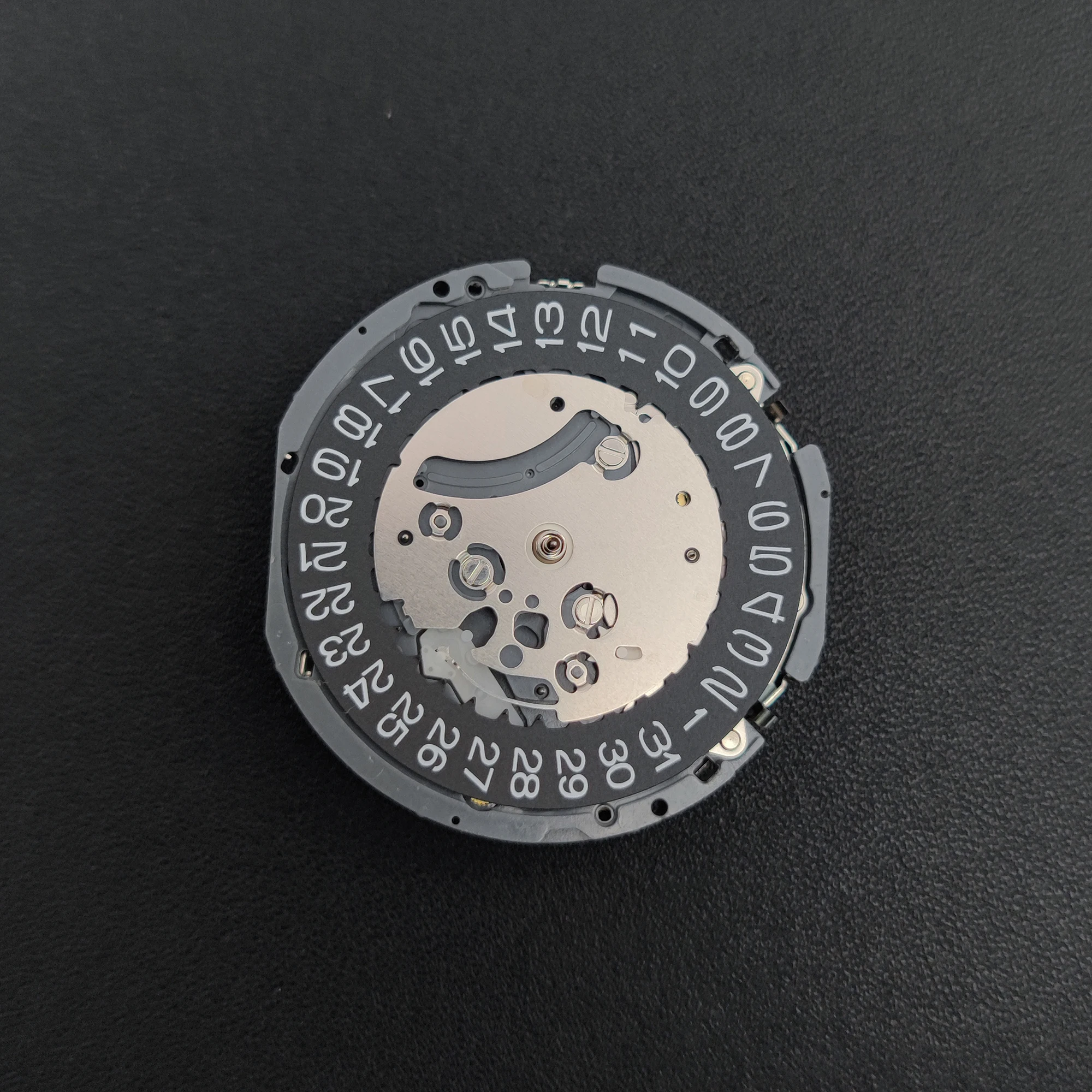 Thumbnail 4 - #19 Trending Quartz Watches Right Now