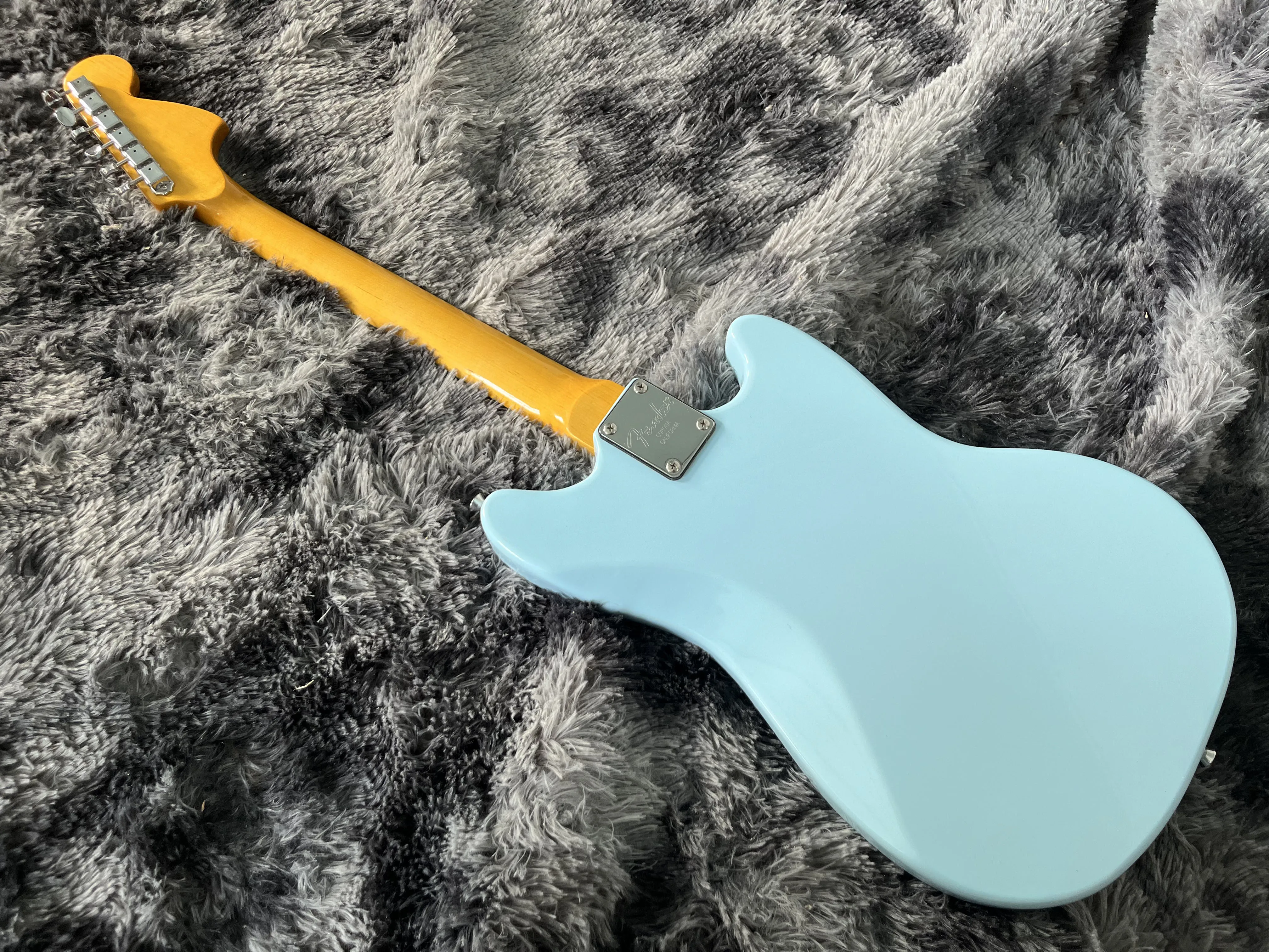 Chinese Electric Guitar Mustang Left Hand Blue Color 6 Strings Basswood Body