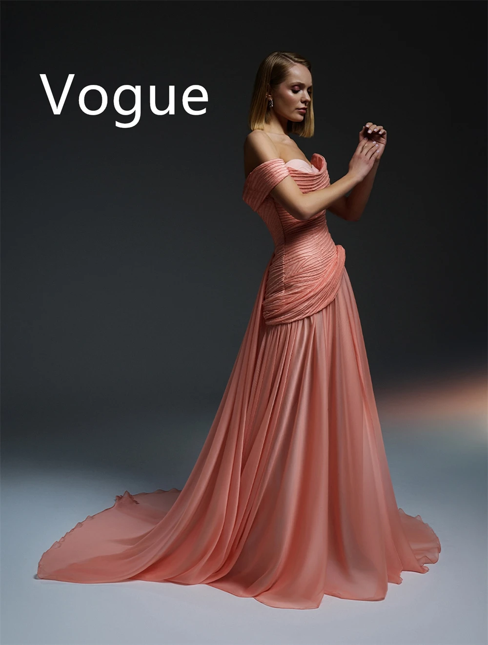 

Нежные шифоновые вечерние платья по индивидуальному заказу. Элегантное платье для выпускного вечера с открытыми плечами. Очаровательные платья со шлейфом на заказ.