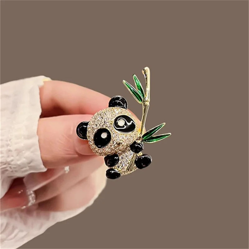 1Pc Cute Panda Bamboo Brooch for Men Women Fashion Animal Brooches Pins Jewelry Trendy Accessories Summer Holiday Gifts 2024