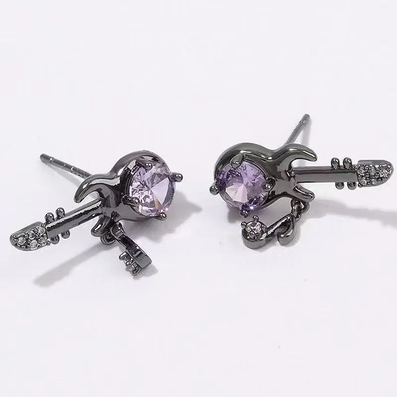 

Light luxury and simple guitar note ear studs, lively and sweet natural style earrings, hip-hop rock graduation jewelry gift