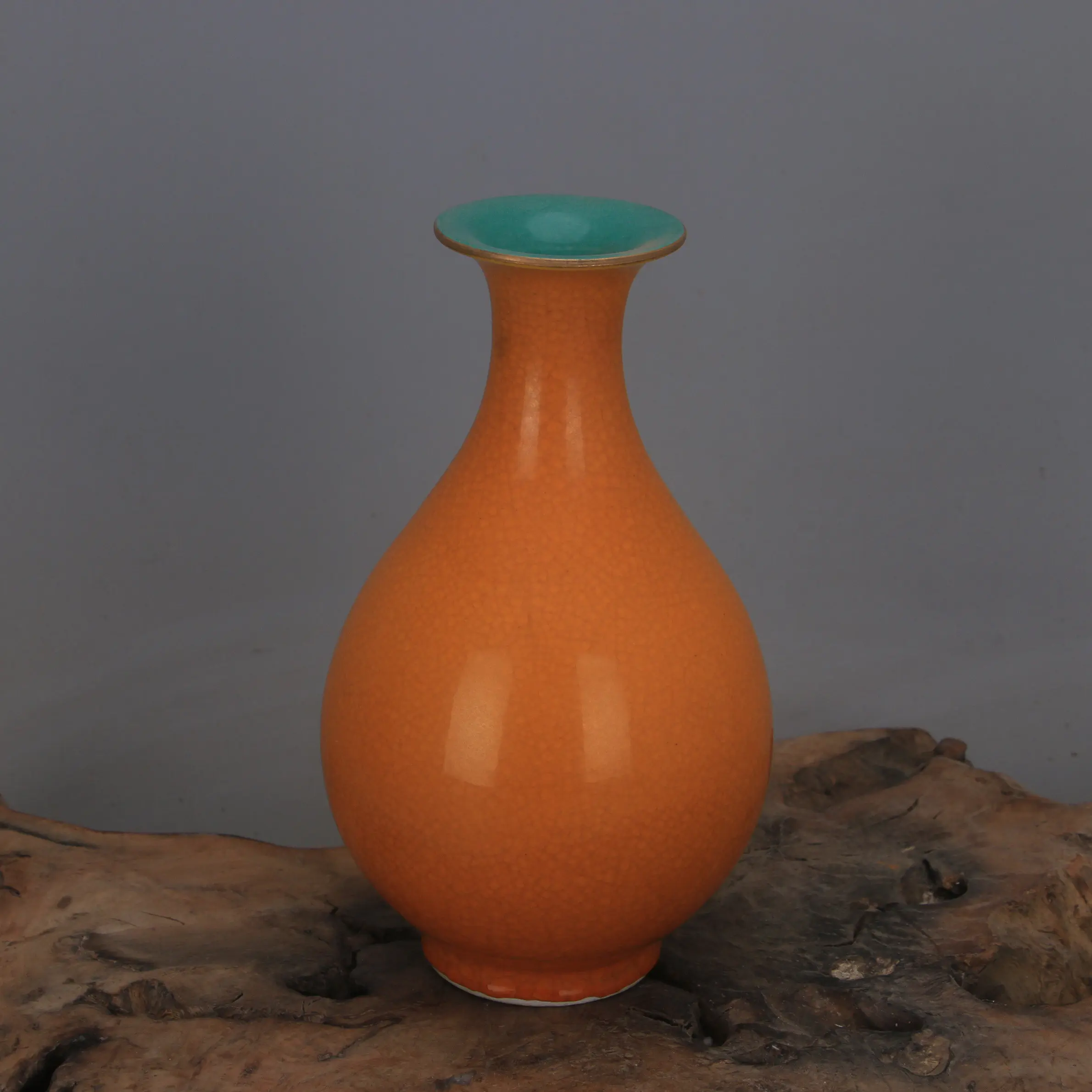 Antique Qing Qianlong Style Guan Ware Yellow Glaze Ice Crackle Yuhuchun Vase Handmade Home Decor Collectible