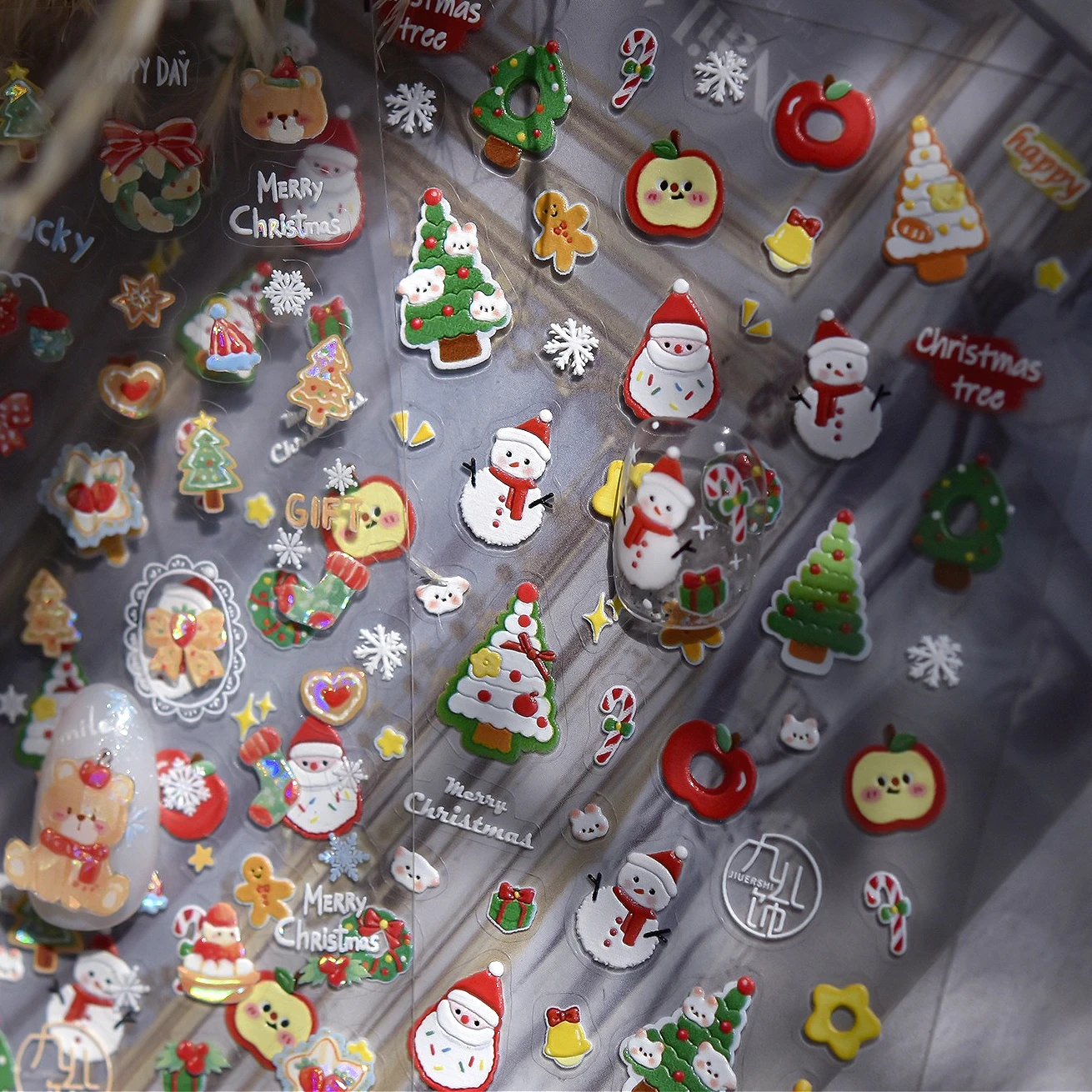 かわいいクマ冬の雪片サンタクロースクリスマスツリーちょう結びペンギン雪だるまハートグローブクリスタルボールネイルアートステッカーデカール