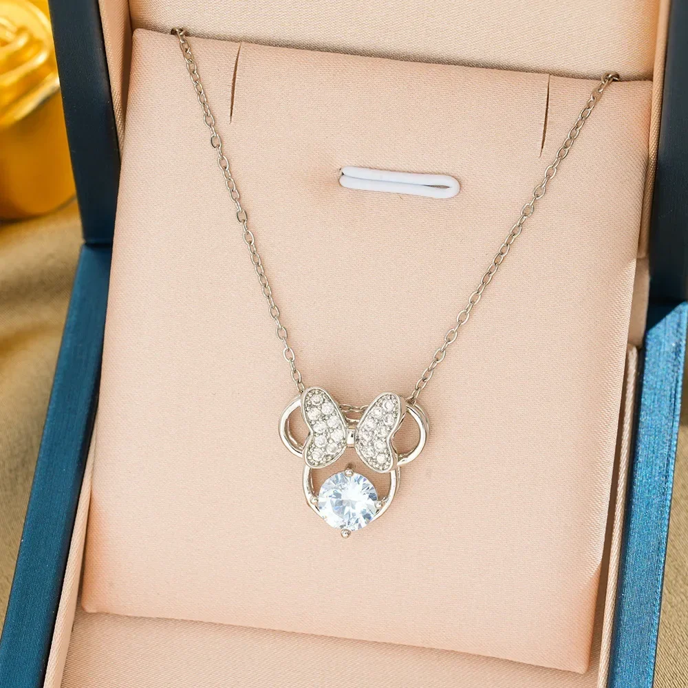 A unique new niche Mickey head necklace with feminine charm and cartoon mouse collarbone chain accessories for 2025