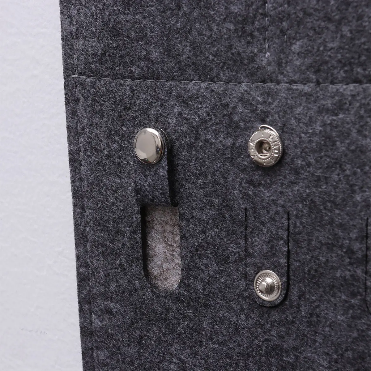 1Pcs Lightweight Nonwoven Sunglasses Storage Bag Hanging Jewelry Organizer Wall Mounted for Home Store Display Use