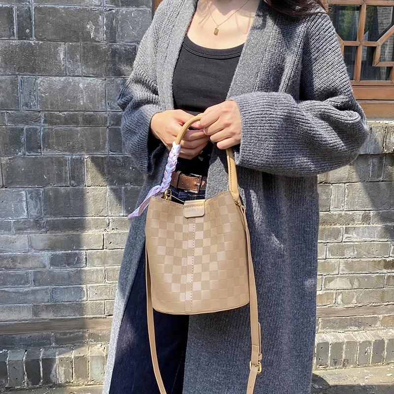 

Women Luxury Fashion Leather Tote Bag High End Elegant Shoulder Handbag Daily Crossbody Modern Style