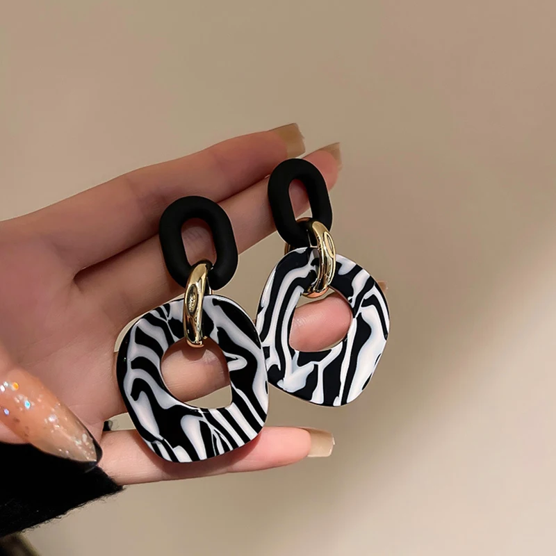 Fashion Exaggerated Zebra Pattern Acrylic Earrings Geometric Square Hanging Stud Earrings Fashion Hollow Metal Trendy Earrings