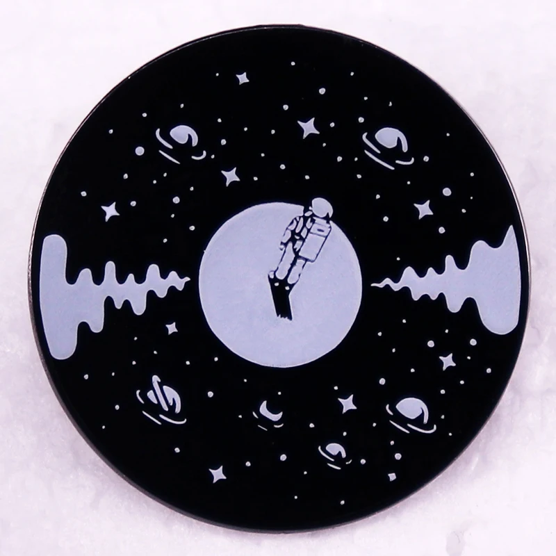 Outer Space Astronaut Vinyl Record Badge Enamel Pin Brooch Disc Music Lover Jewelry DJ Gift