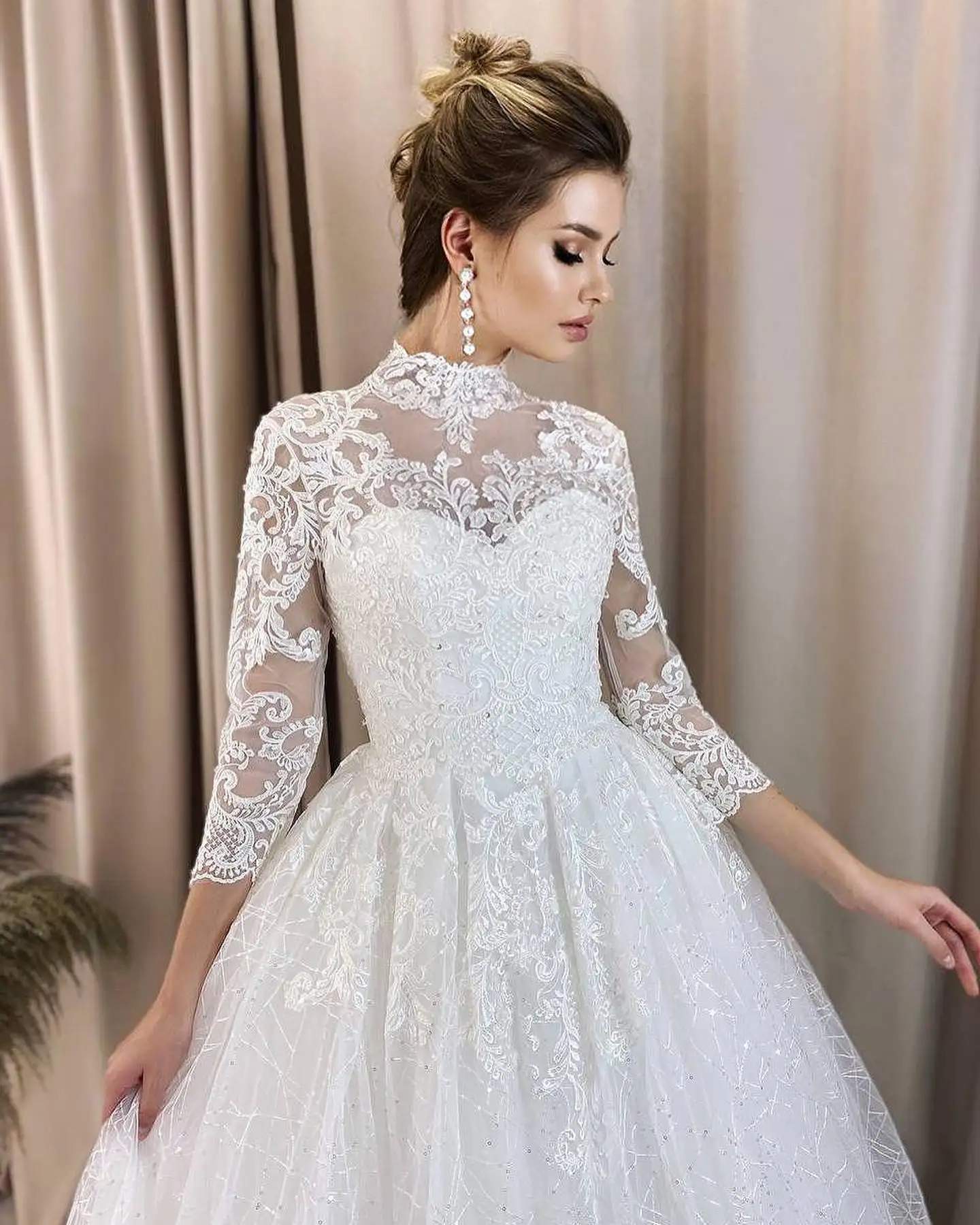 Vintage High Neck 3/4 Sleeves Lace Applique A Line Wedding Dresses Cut Back Custom Made Bridal Grown Vestido De Noival