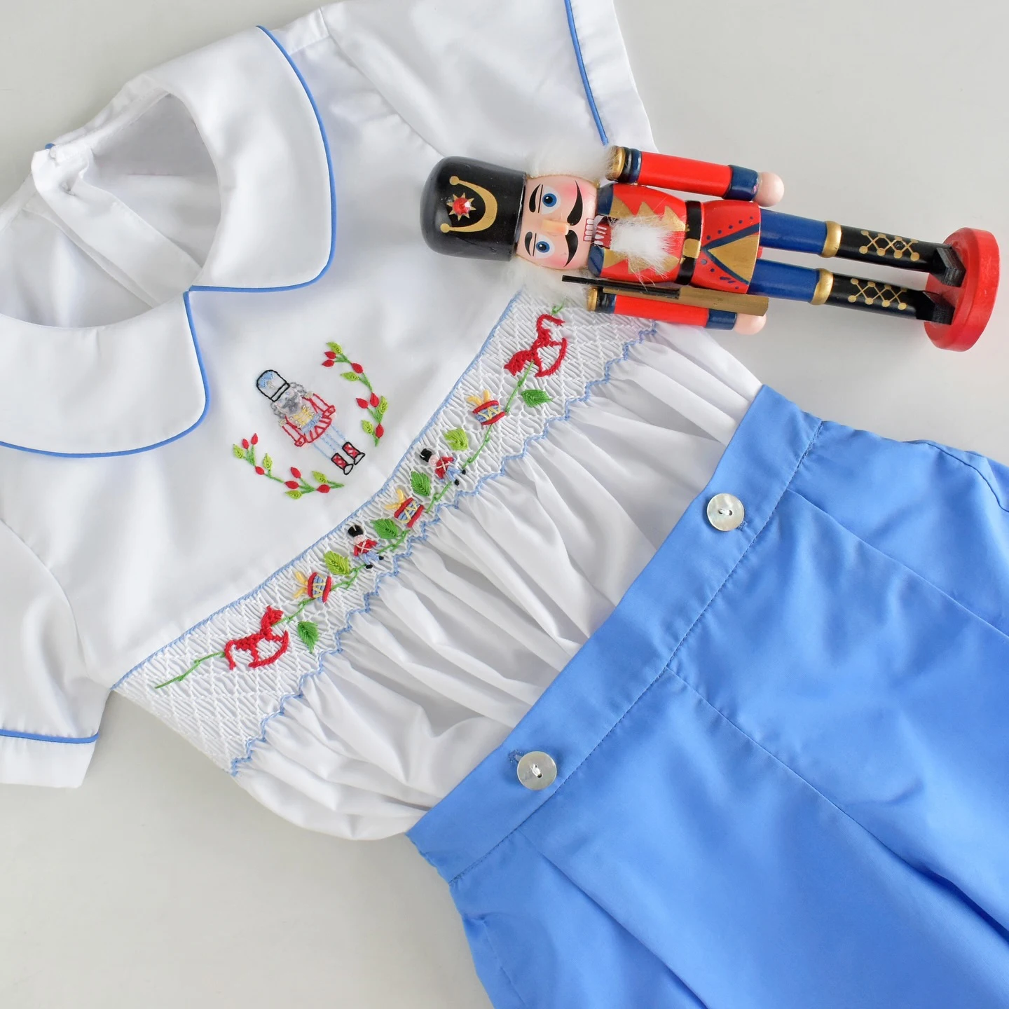 Kids White Vintage Hand Smocked Nutcracker Embroidery Girl Dress Boy Outfit Suit for Christmas New Year Holiday Photography A441