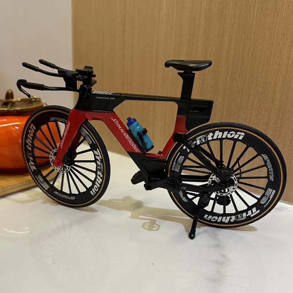 New Simulated Road Bike Model Red Blue Green with Water Bottle Collectible Bike Toy Colorful 1:8 Alloy Road Bike Desktop Decor