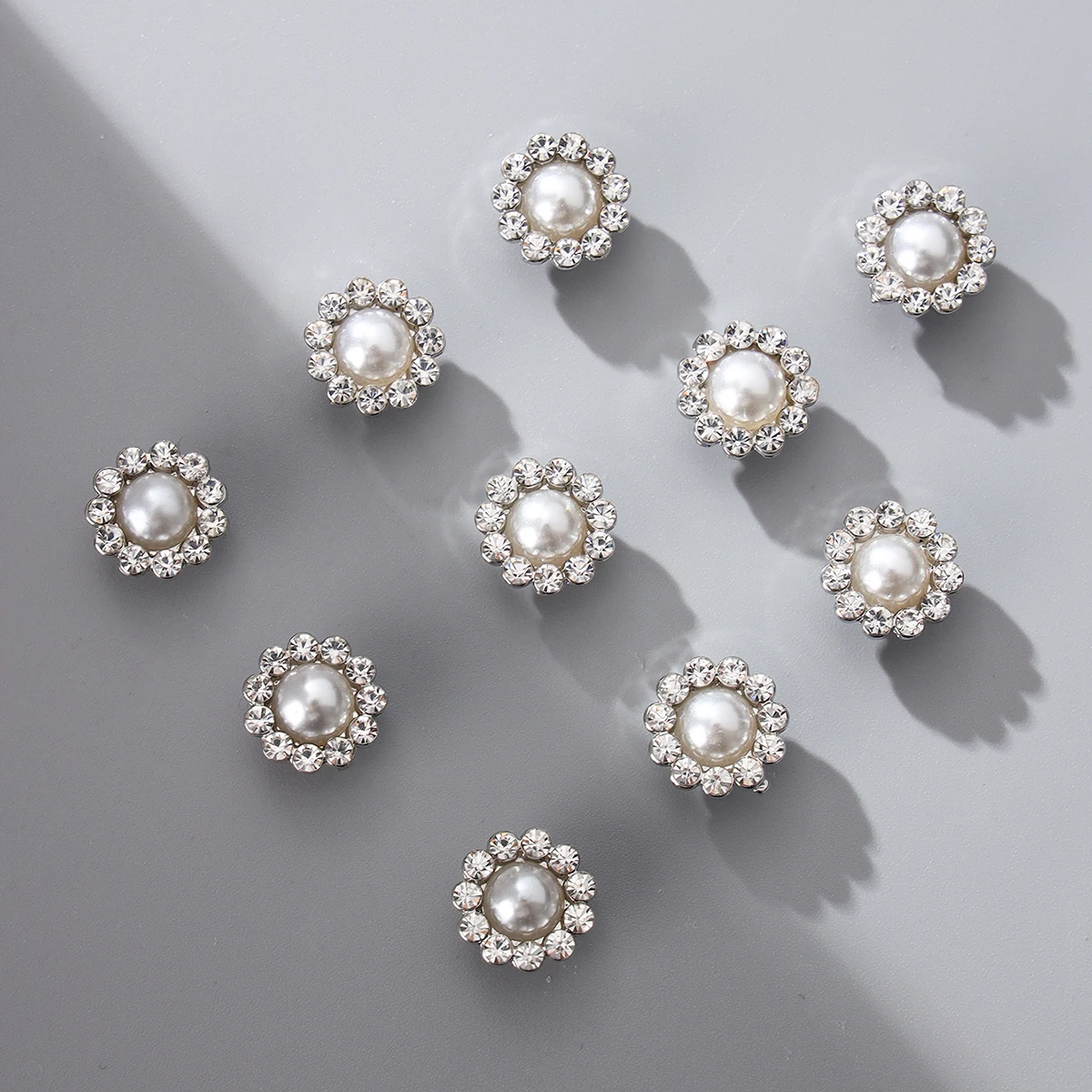 10pcs 12/15/18/20mm Fashion Sunflower Shape Rhinestone Pearl Buttons For Shirt Coat Dress DIY Sewing Button Clothing Accessories