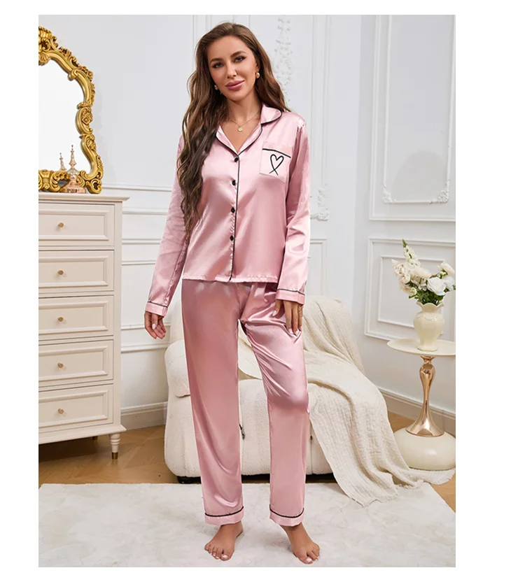 Damen-Pyjama-Set aus Satin, Tasche, herzförmige Stickerei, lange Ärmel, Knöpfe, Revers, Oberteile und elastische Hosen, Loungewear-Pyjama für Damen – Detail 11