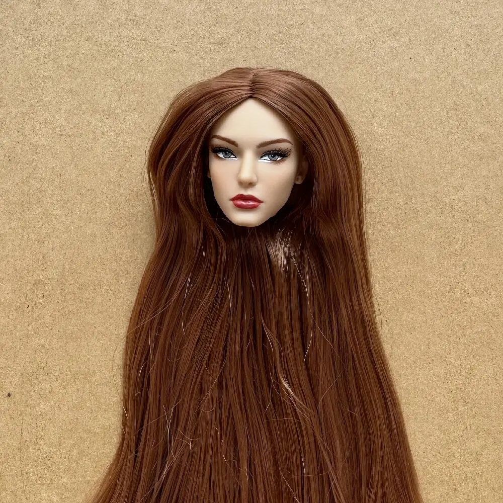1/6 Modell-Puppenköpfe mit Sommersprossen und buntem Haar, erhältlich in den Hauttönen Braun, Weiß und Beige für die Puppenherstellung. – Detail 7
