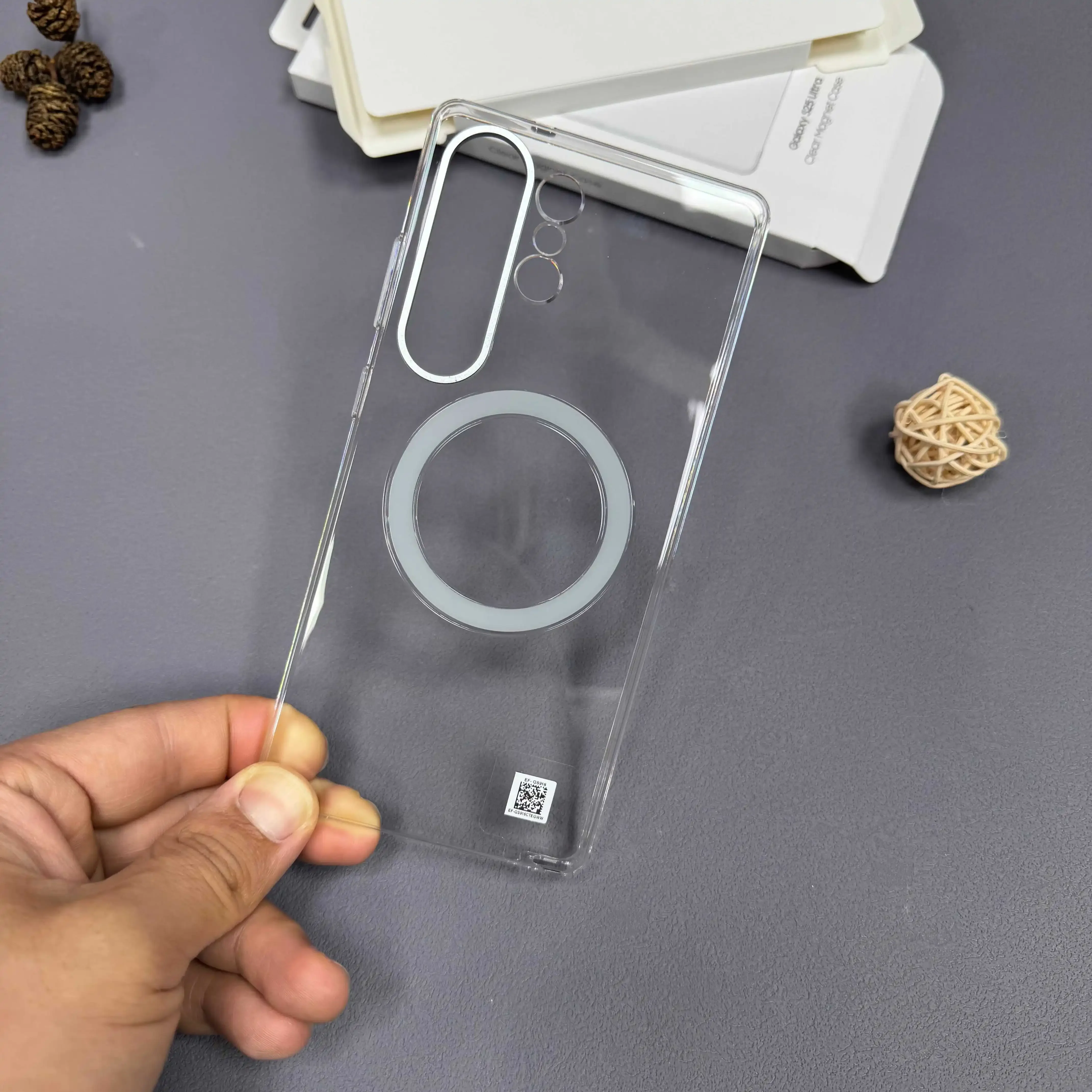 

Luxury Metal Magnetic Transparent Phone Case Suitable for Samsung S25+Samsung Galaxy S25 Ultra Transparent Hard PC Phone Case