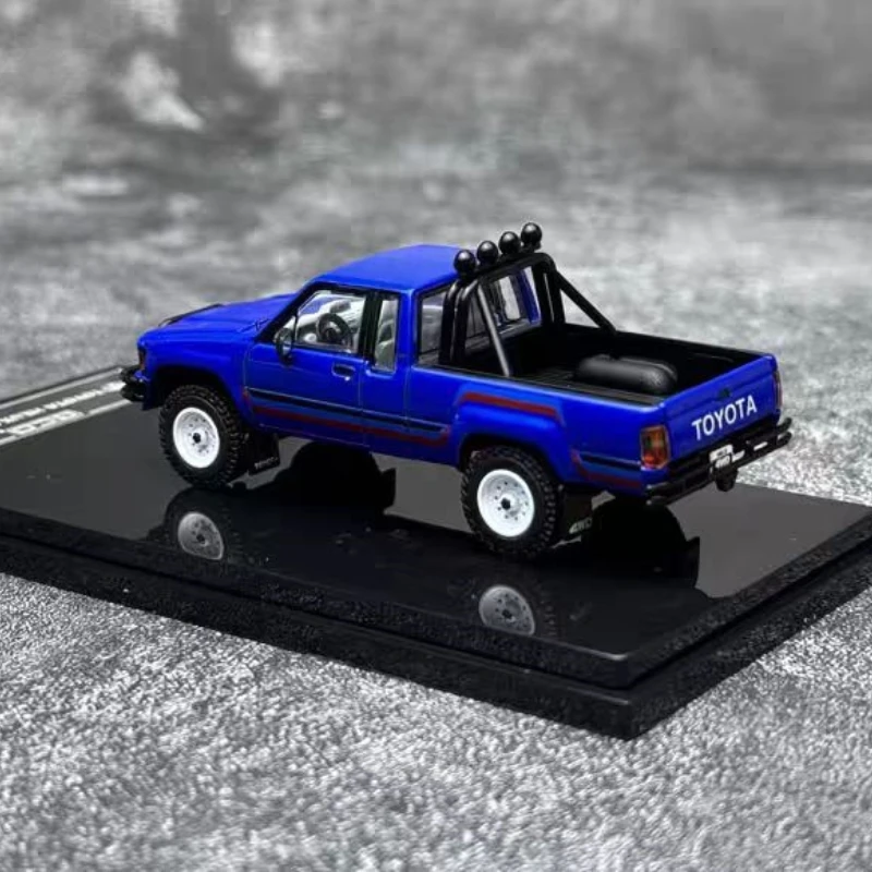 GCD 1:64  Hilux pickup truck  HILux alloy car model