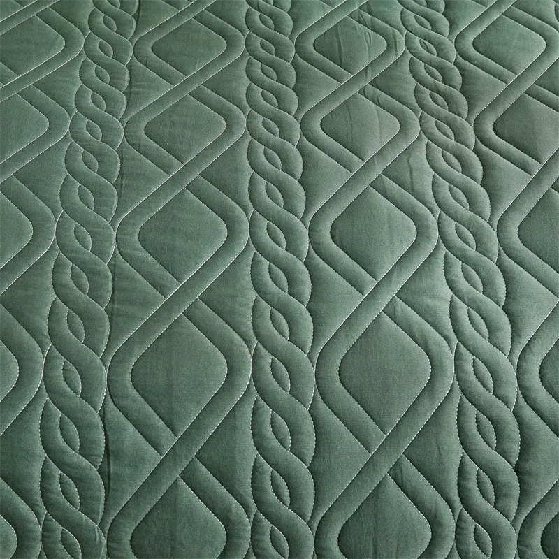 Lightweight Quilt Set with Pillow Shams 4