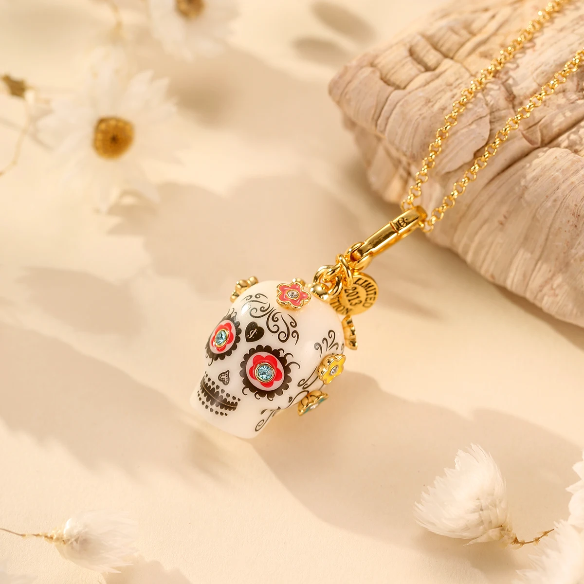 Fashion Colorful Flower Love Acrylic Skull Pendant Necklace for Women Cool Hip-Hop Party Jewelry Keychain Pendant Valentine Gift